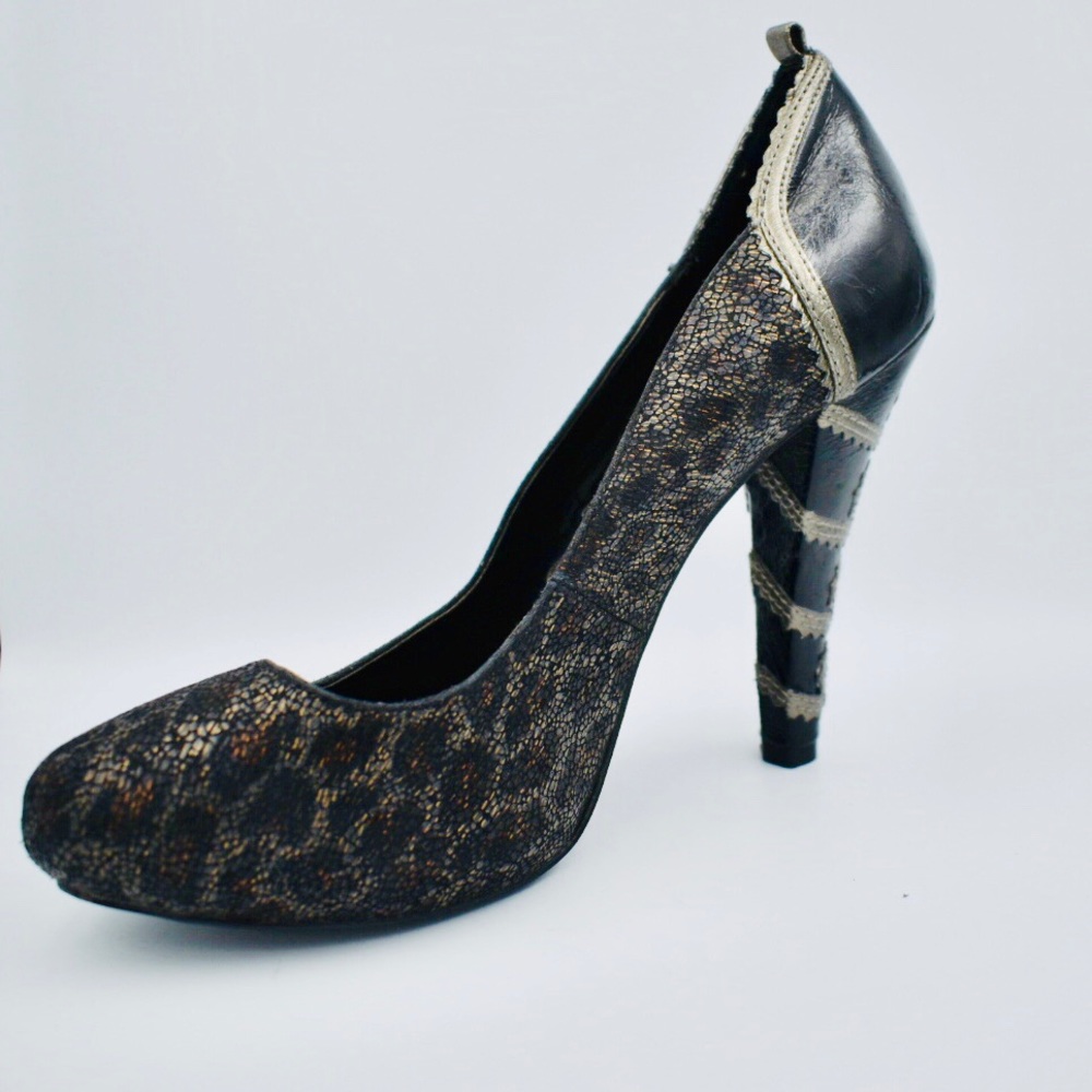 Not Rated Leopard Print Black Patent Heels - Picture 3 of 8